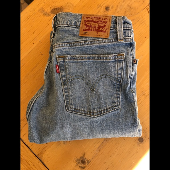 Levi's Denim - 🌷Levi’s 501 high waisted jeans🌷